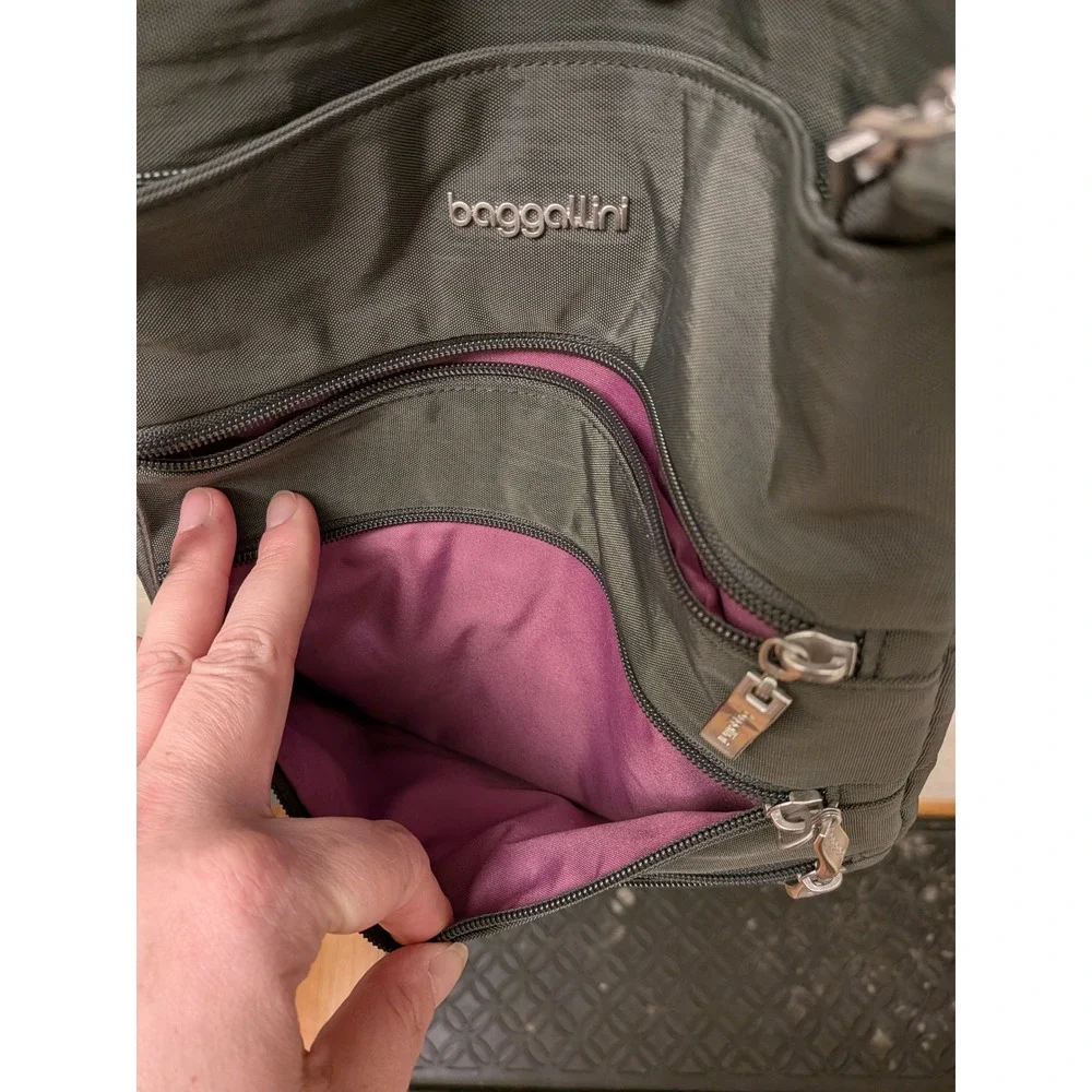 Baggallini Gray Nylon Crossbody Bag With Multiple Zip Pockets‎ Detachable Pouch